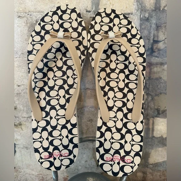 Coach Amel Signature C Thong Sandals in a black and beige colorway. - Picture 3 of 7